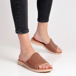 Usaflex Camel Brown Leather Slides with Laser Cut Details Women’s Size 11